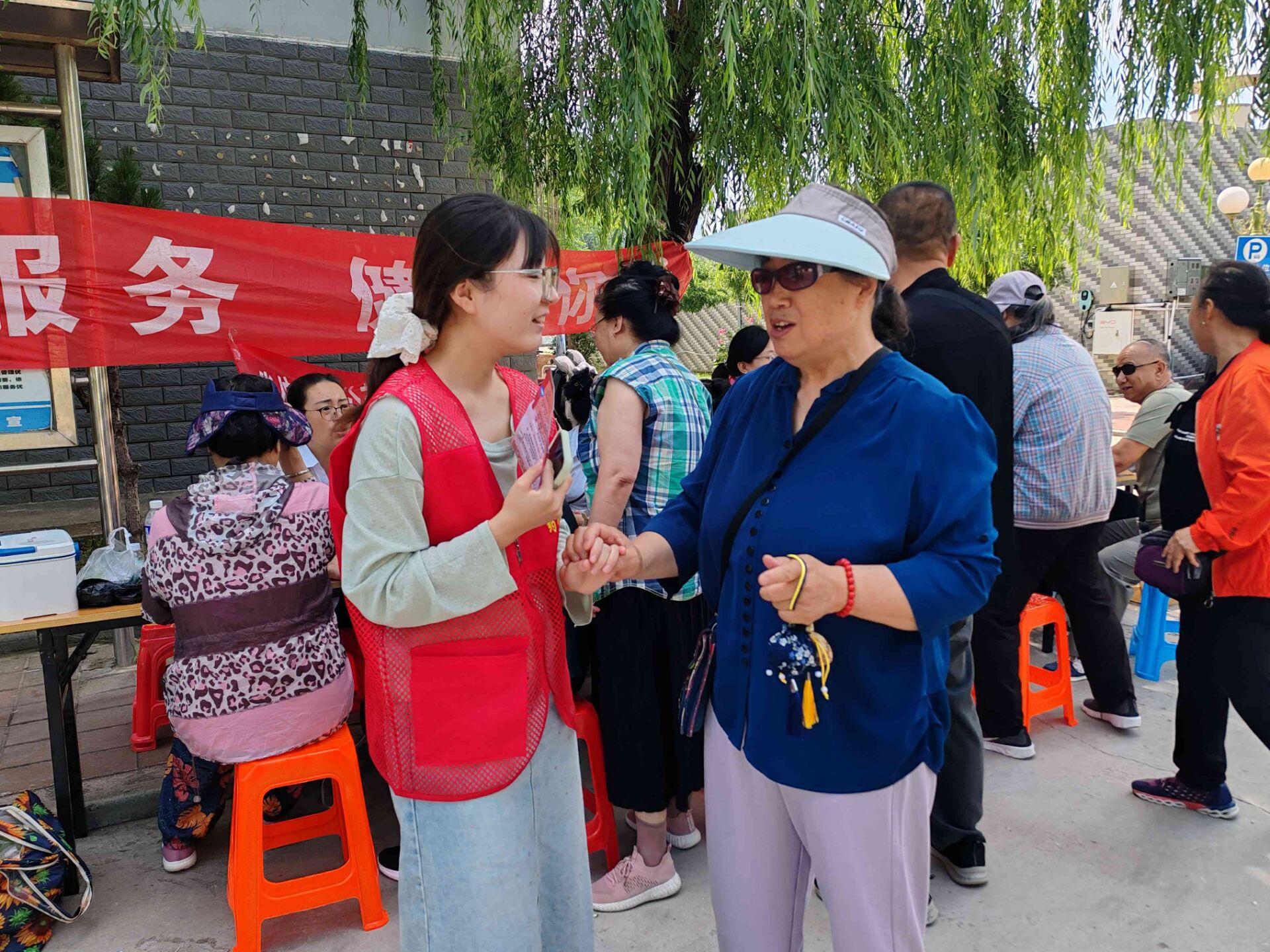 390a42f8-7bf1-40cb-8be7-e2e6111ad54d.jpg